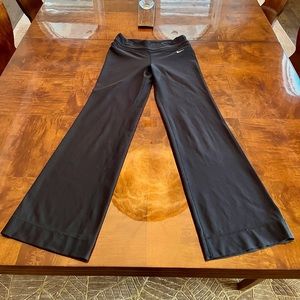 Nike DRI-FIT flared yoga pants, black, size XS